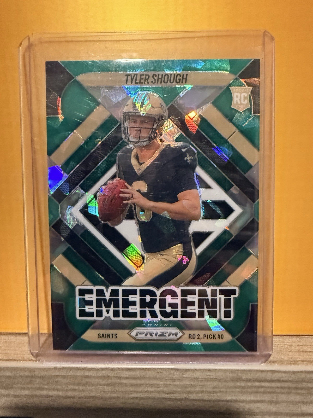 2025 Panini Prizm - Emergent Tyler Shough #8 Green Ice Prizm (RC)